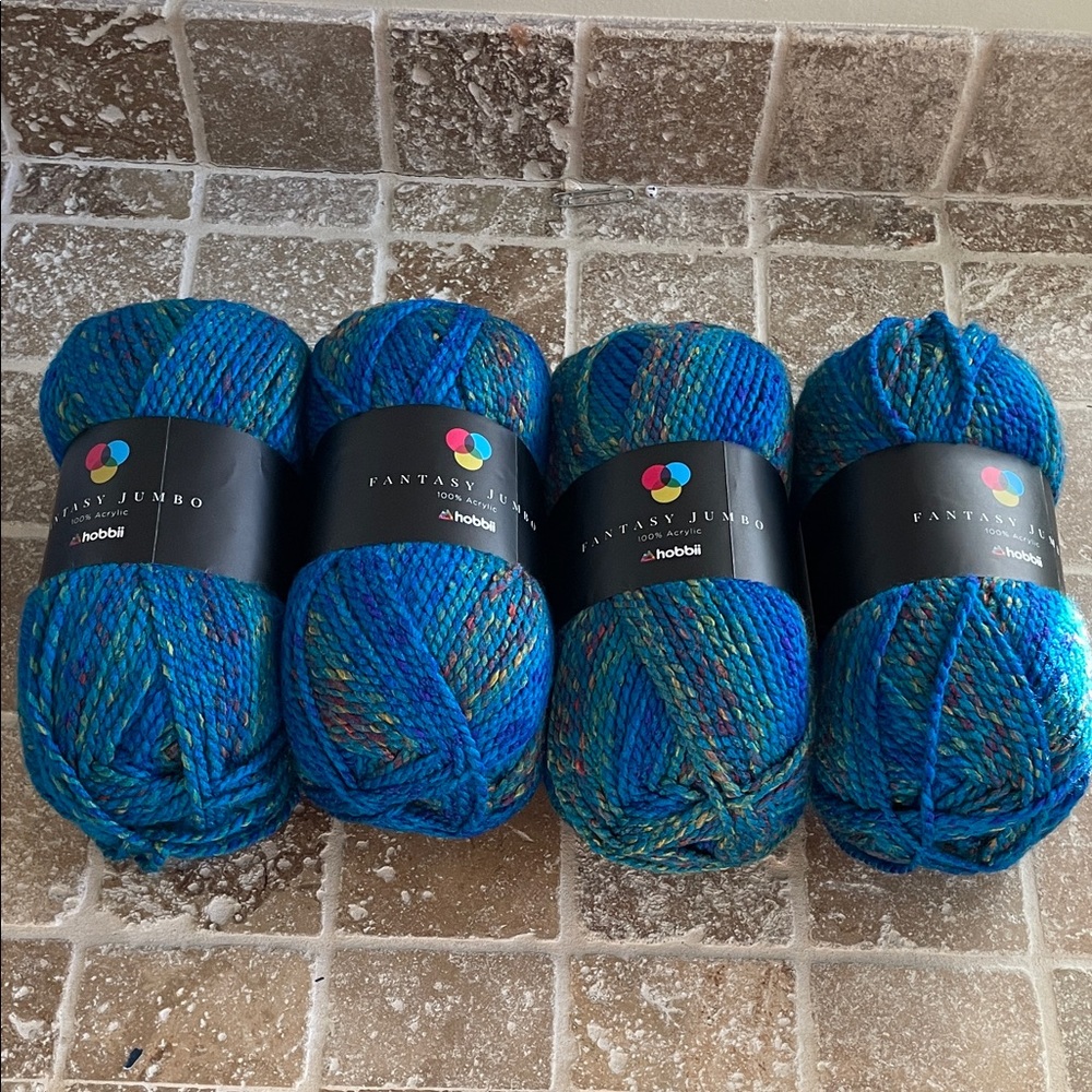 Fantasy Jumbo Blue Yarn Set